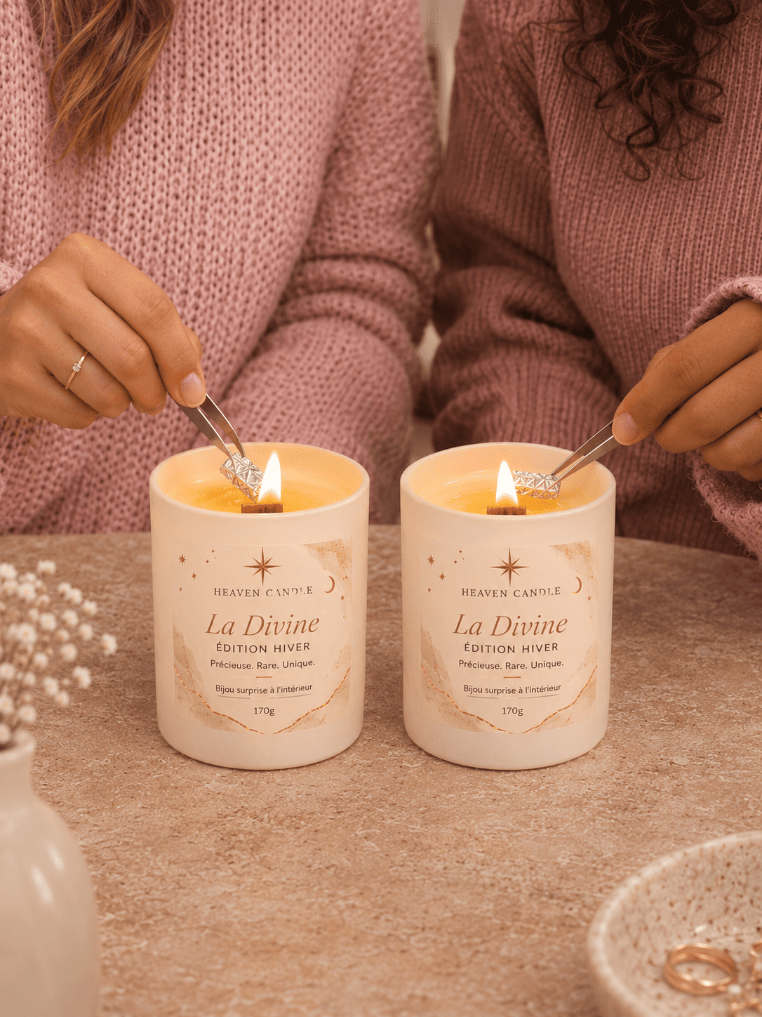 Bougie bijou de Noël – La Divine | Collier croix doré ou argenté en acier inoxydable
