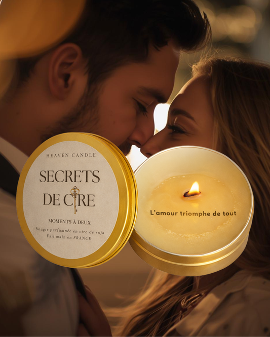 Bougie “Secrets de cire” avec message caché "L'amour triomphe de tout" + PDF exclusif : "30 moments slow life à vivre à deux"