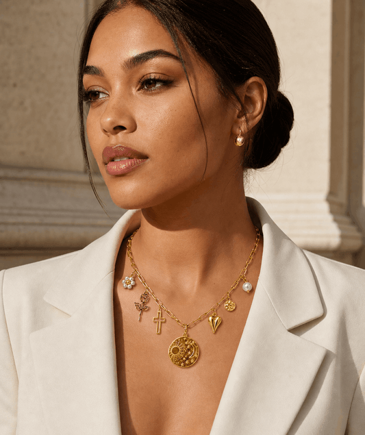 Collier chrétien femme "Merveilleuse" – Collier croix doré en acier inoxydable avec 7 pendentifs